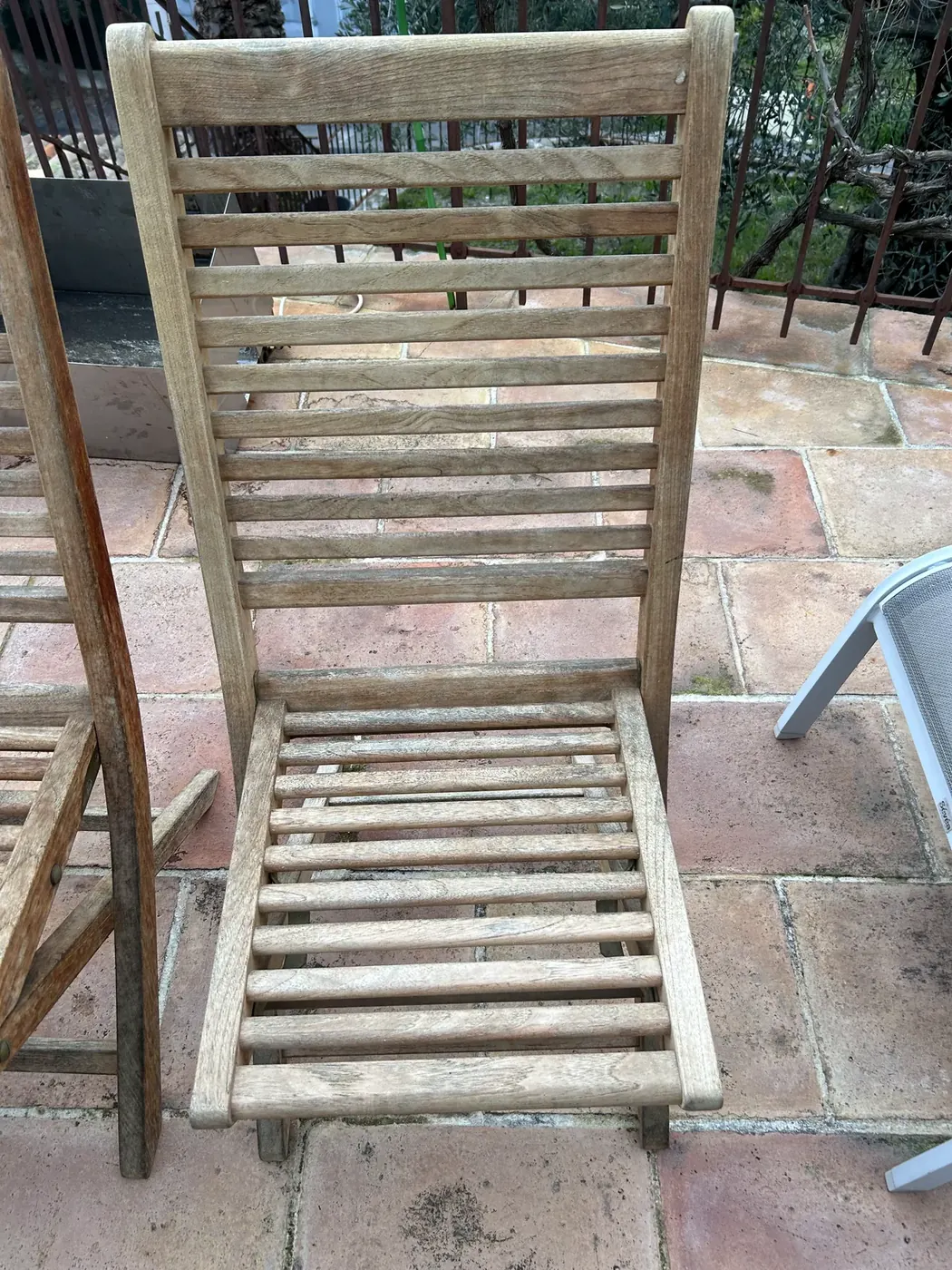 Chaise en bois, avant les travaux